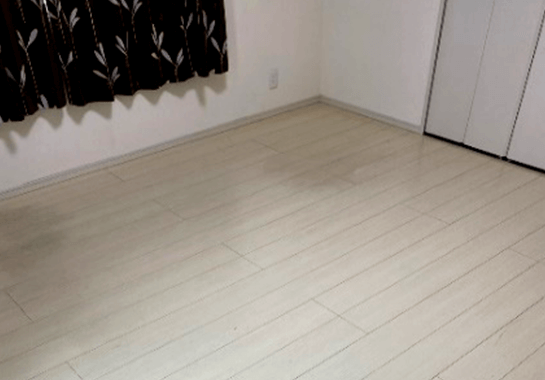 託児施設でのフロアコーティング施工事例（水性コート）